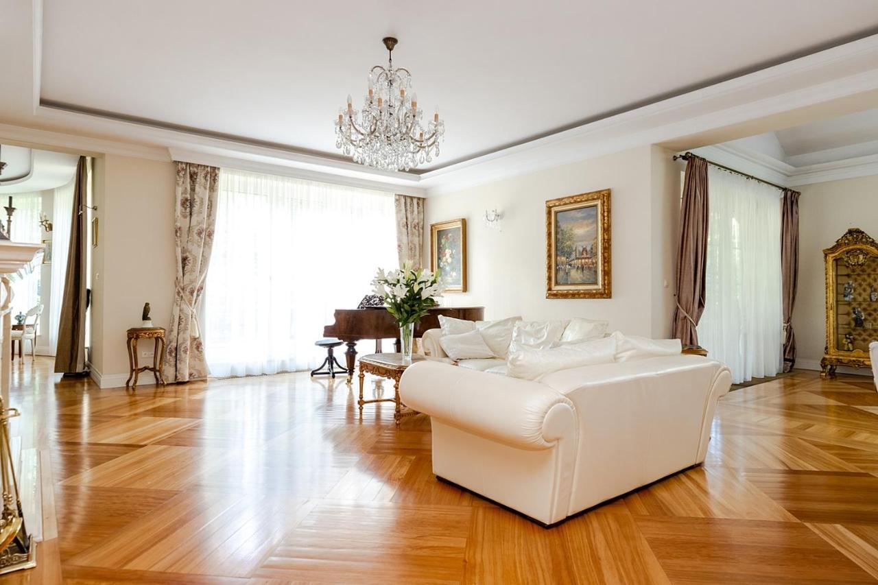 Luxury Villa Indoor Pool Warsaw Magdalenka Luaran gambar
