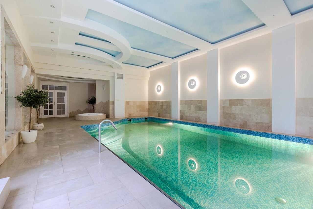 Luxury Villa Indoor Pool Warsaw Magdalenka Luaran gambar