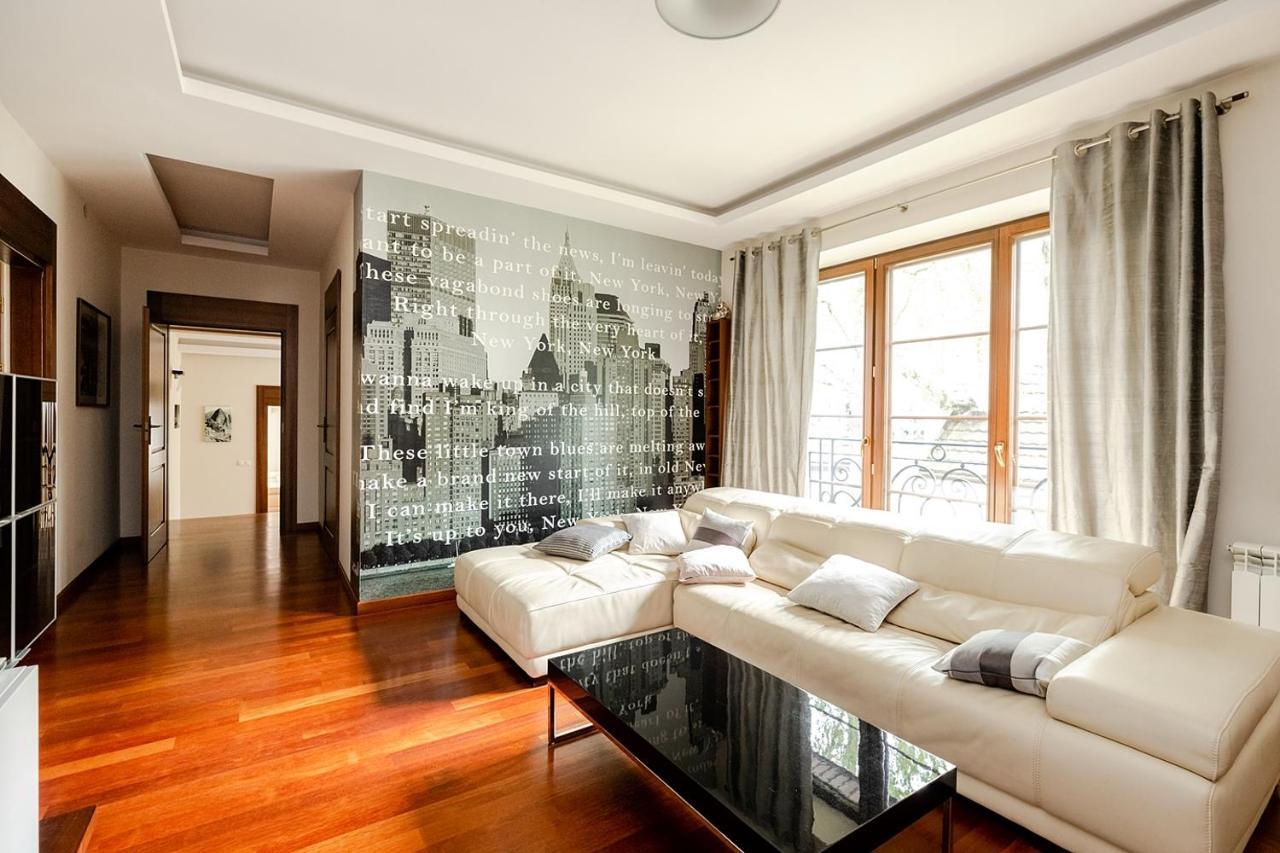 Luxury Villa Indoor Pool Warsaw Magdalenka Luaran gambar