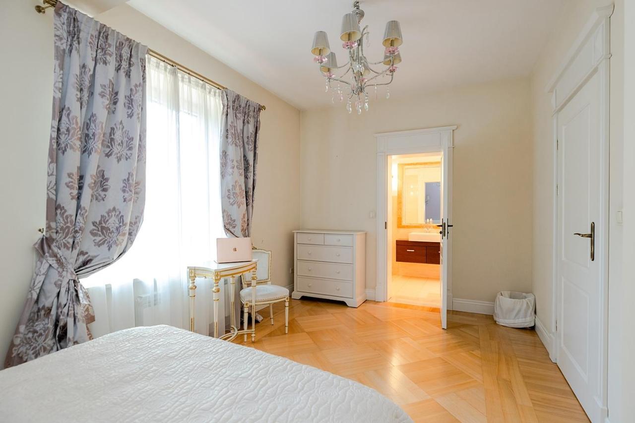 Luxury Villa Indoor Pool Warsaw Magdalenka Luaran gambar